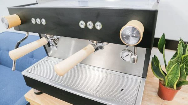 Máy Pha Cà Phê Cao Cấp, Giá Cao Nhưng Tại Sao Lại Hút Khách? 4
