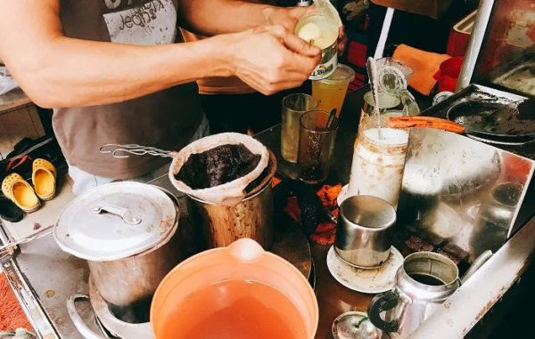 Cà Phê Vợt – Nghệ Thuật Thưởng Thức Cà Phê Đầy Hoài Cổ 9