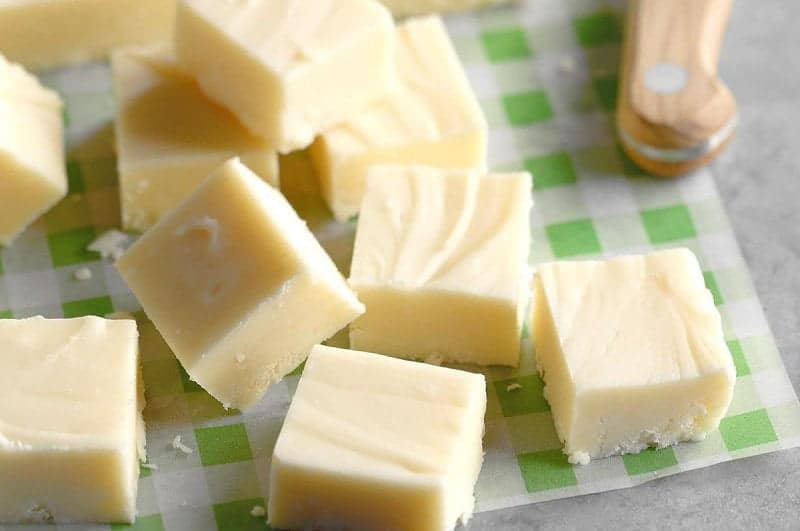 Socola trắng làm từ gì
