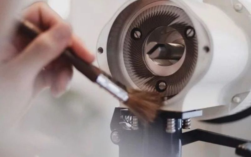 cần vệ sinh máy thường xuyên để máy có tuổi thọ cao